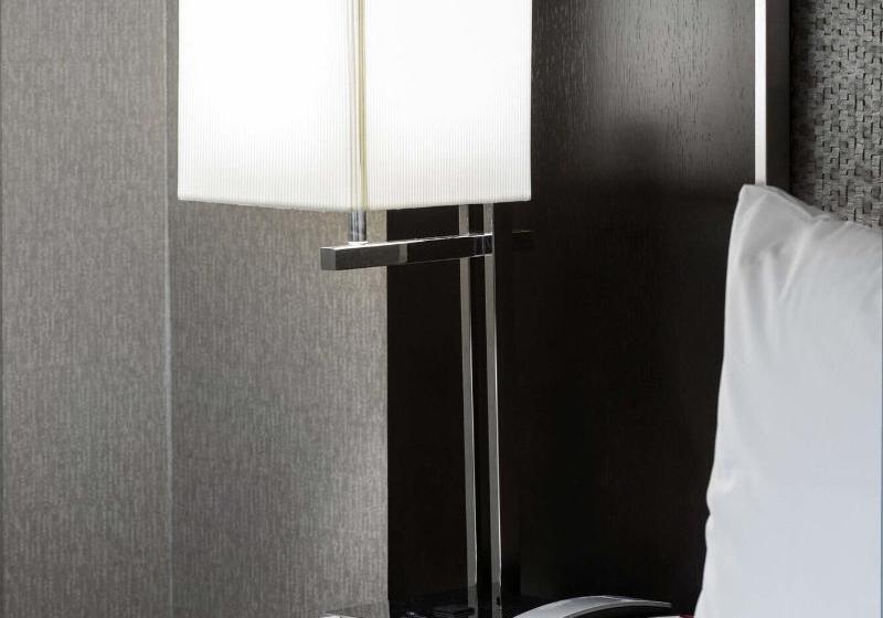 מיטת קינג בסוויטה, Fairfield Inn & Suites By Marriott Boston Cambridge