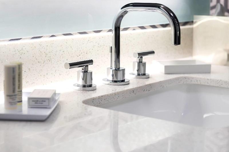 מיטת קינג בסוויטה, Fairfield Inn & Suites By Marriott Boston Cambridge