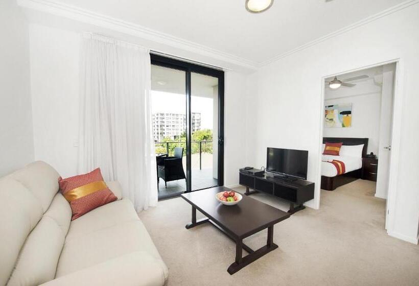 آپارتمان خانوادگی 2 خوابه, Gladstone Central Plaza Official