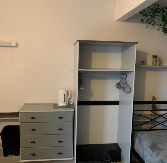 Familiekamer, Hornby Villa B&b Couples & Families Only Central Location