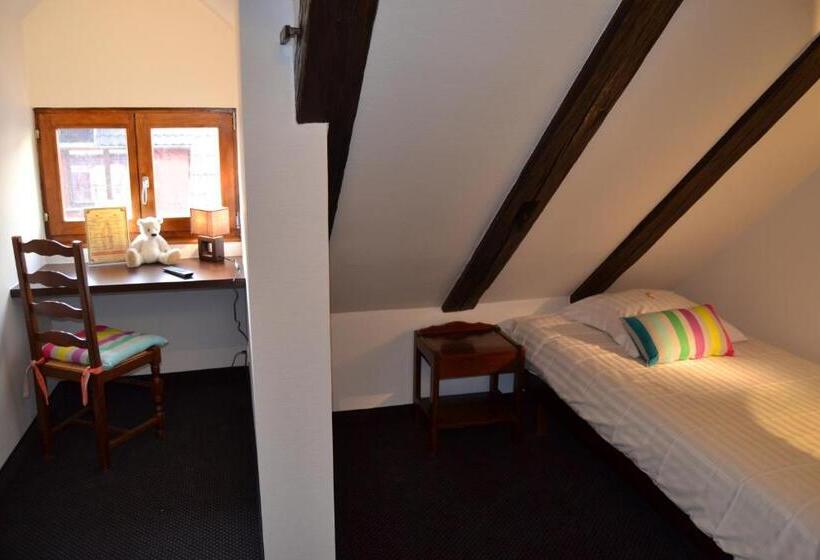 标准单人间, Le Saint Nicolas