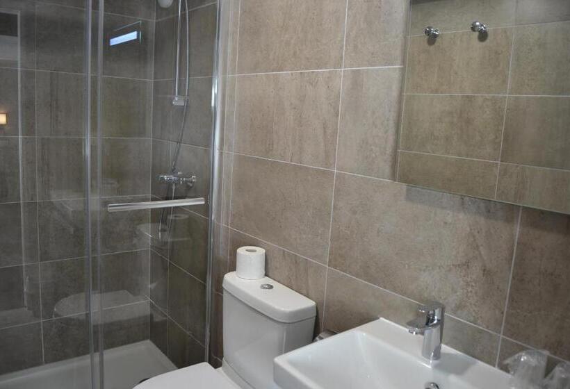 标准三人间, Le Saint Nicolas