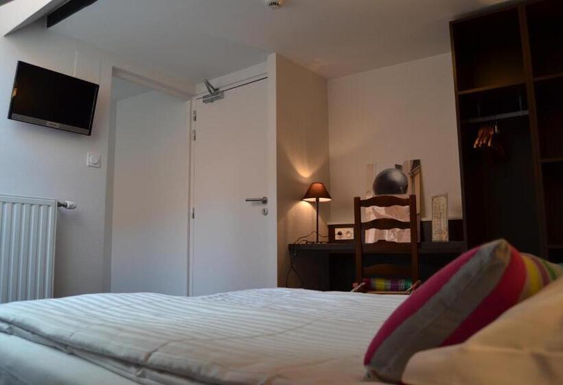 标准三人间, Le Saint Nicolas