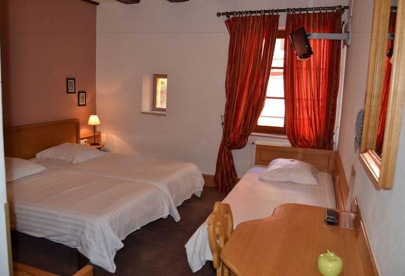 标准三人间, Le Saint Nicolas