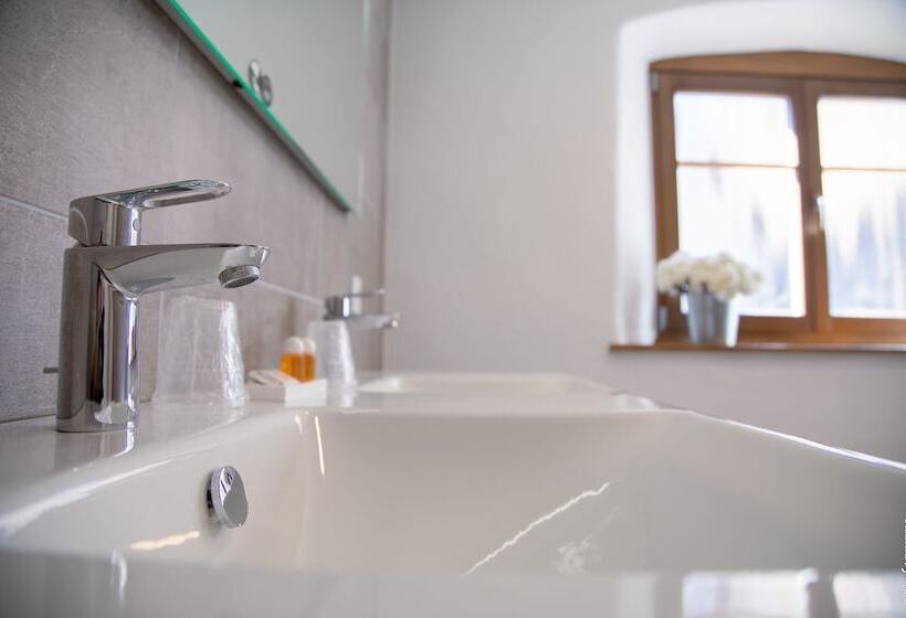 家庭套房, Le Saint Nicolas