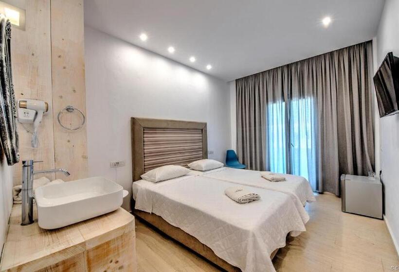 Chambre Basic, Anamar Santorini