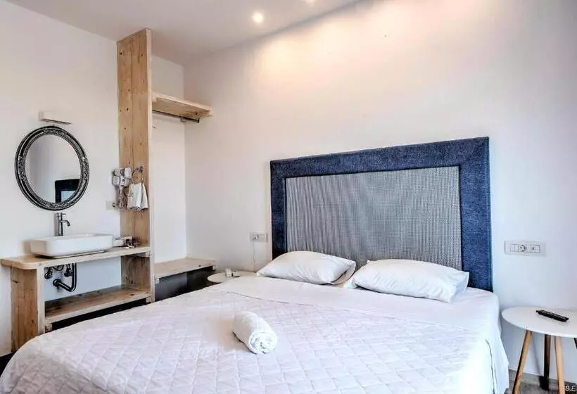 اتاق استاندارد با چشم‌انداز دریا, Anamar Santorini