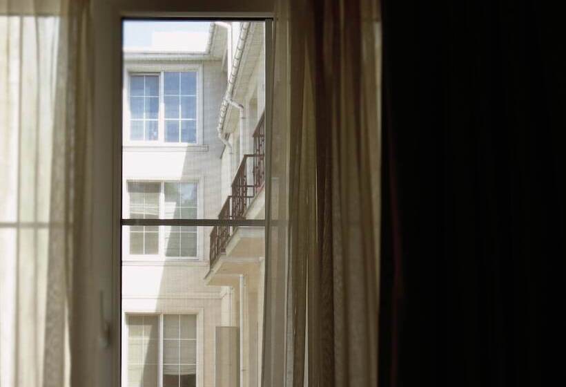 Quarto Clássico, Premier Geneva