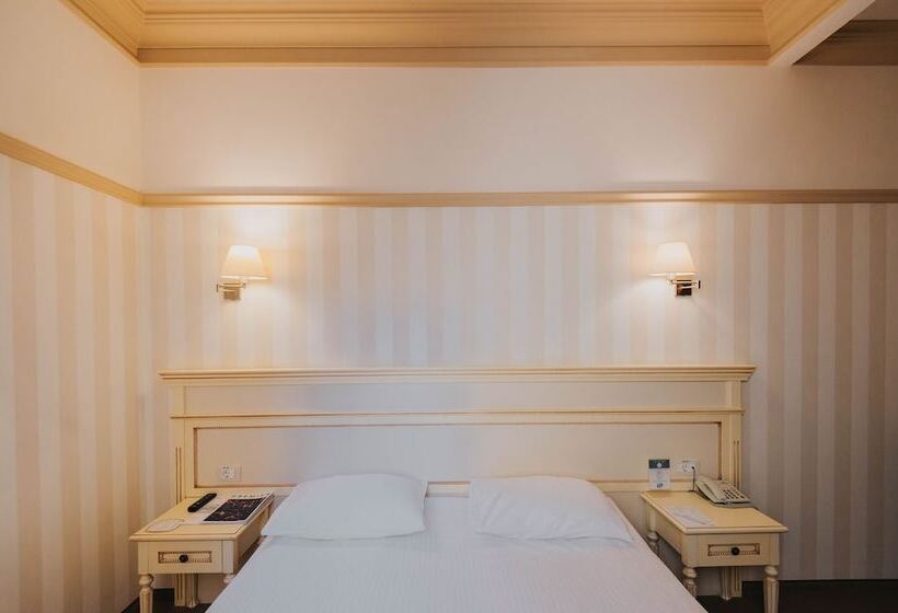 Habitación Clásica, Premier Geneva