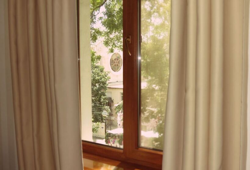 Quarto Deluxe, Premier Geneva