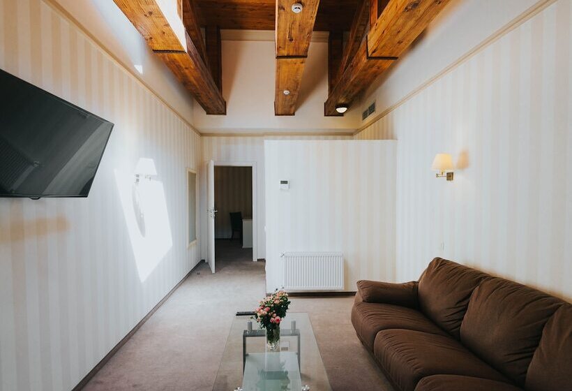 Suite, Premier Geneva