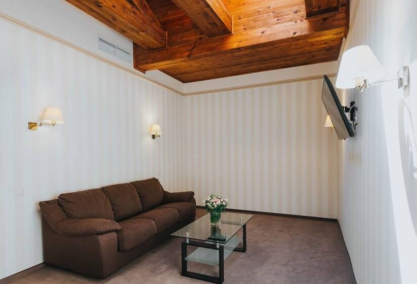 Suite, Premier Geneva