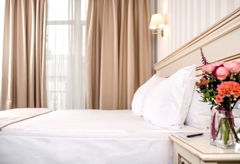 Suite, Premier Geneva