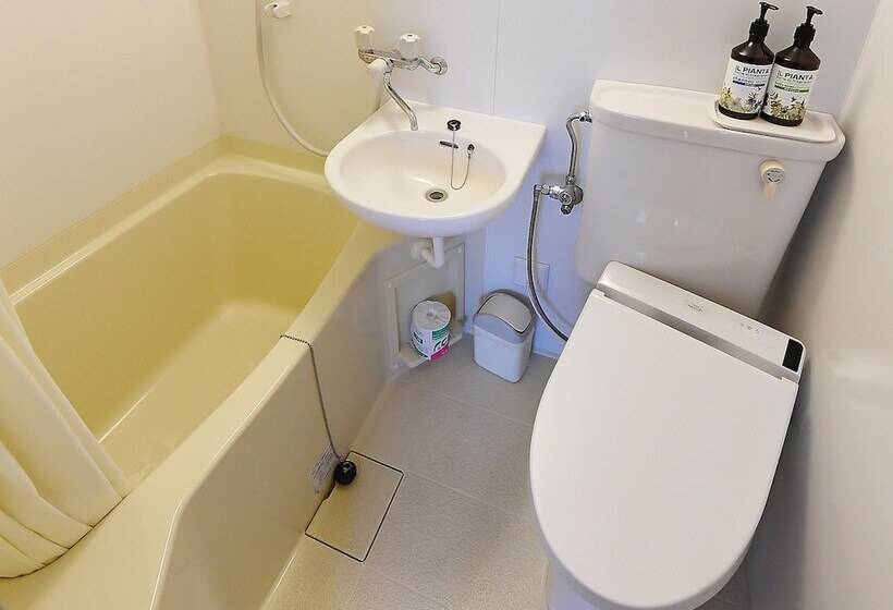 标准三人间, Ra Kuun