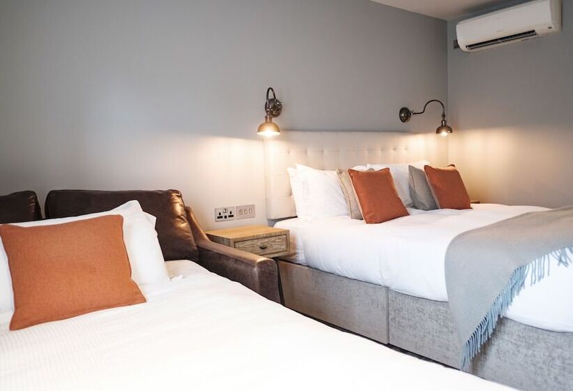 חדר משפחתי, The Princess Royal