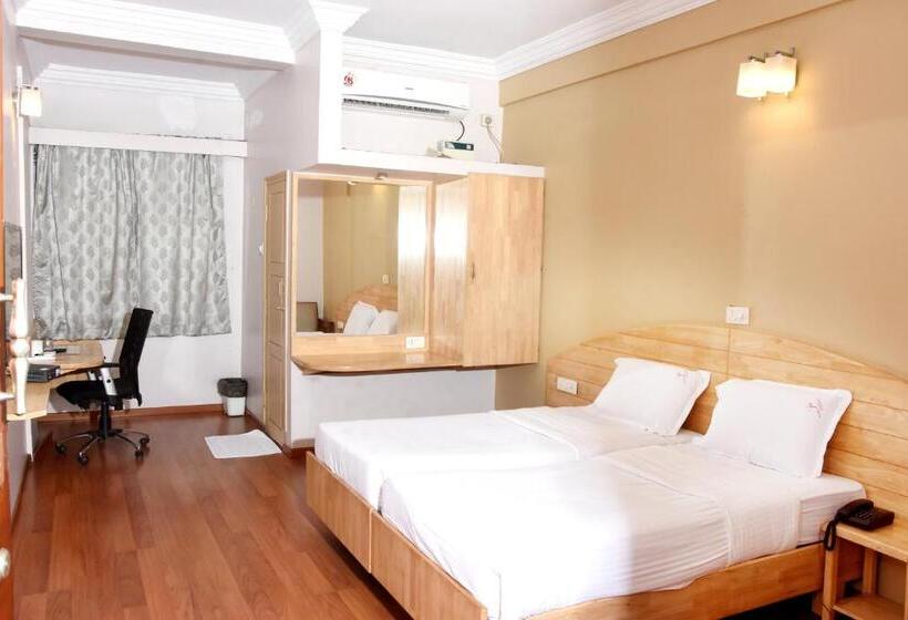 Quarto Estandar, Vellara