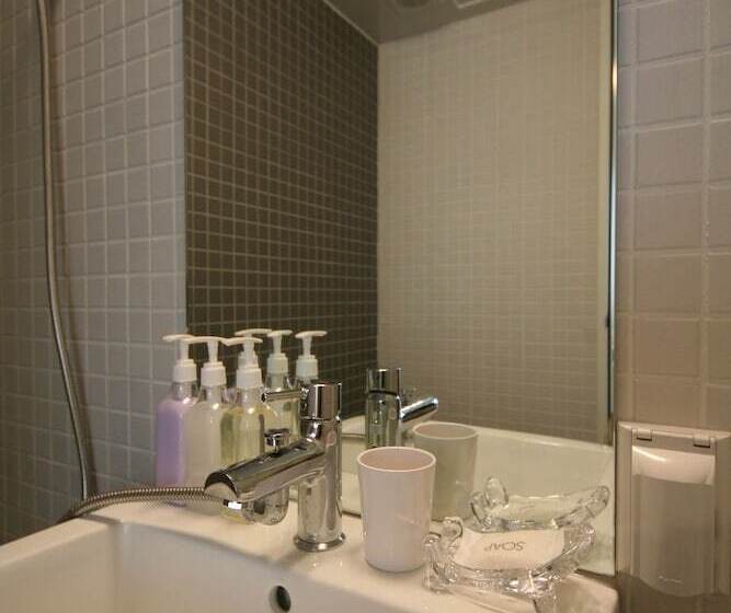 Camera Tripla Standard, Wons Ville Myeongdong