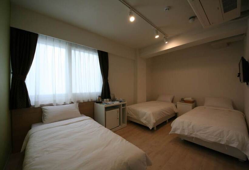 Camera Tripla Standard, Wons Ville Myeongdong