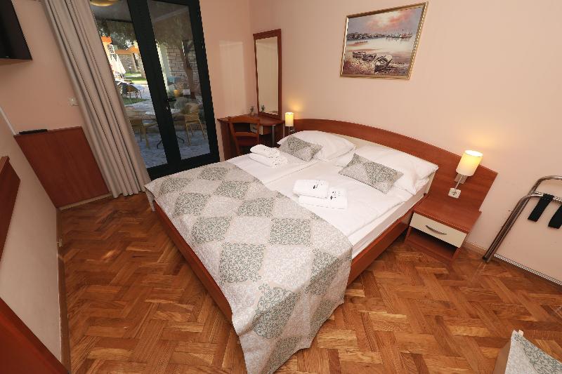 Семейный Номер, Mediterranean Village San Antonio