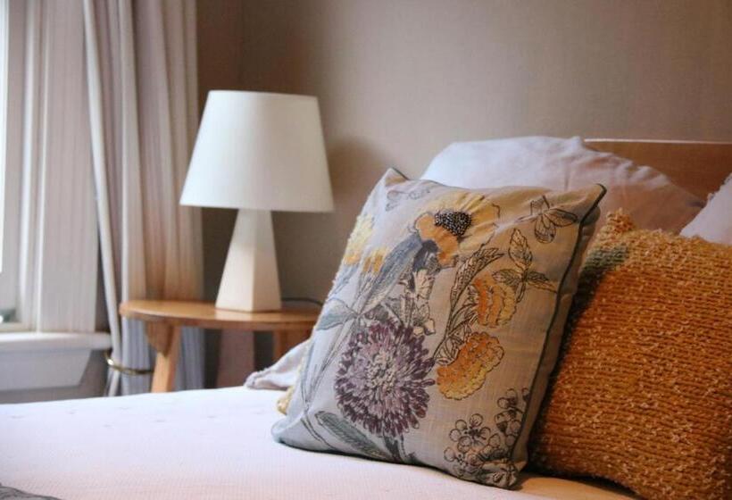 חדר סטנדרט נוף לגינה, The Point B&b