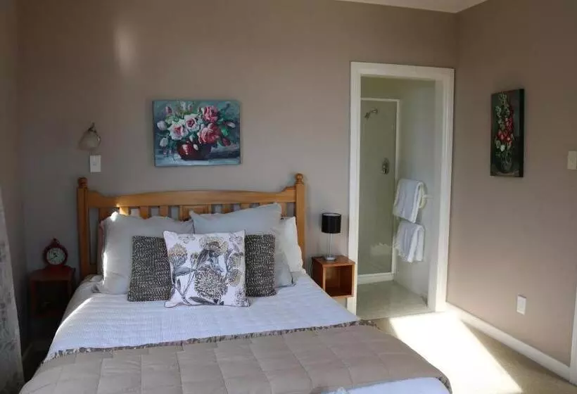 オーシャンビュースタンダードルーム, The Point B&b
