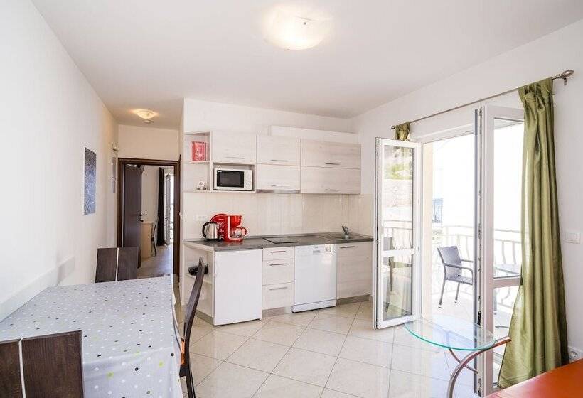 Apartamento 1 Quarto Vista Mar com Sacada, Villa Samba