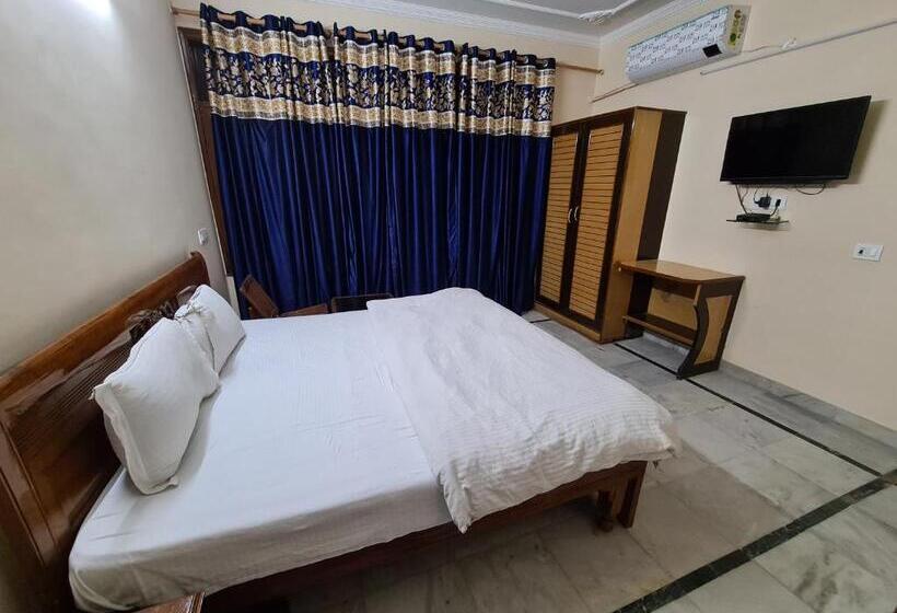 اتاق اکونومی, The Kings Residency