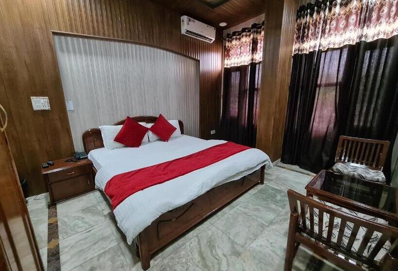 デラックスルーム, The Kings Residency