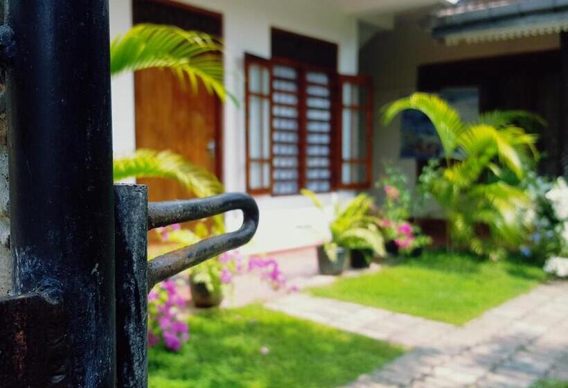 اتاق استاندارد با چشمانداز باغ, Green Mountain Rest Mirissa