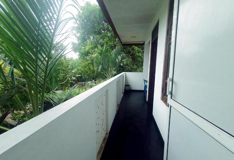 اتاق استاندارد با بالکن, Green Mountain Rest Mirissa