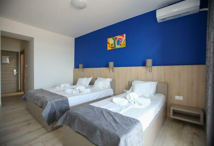 Pokój Trzyosobowy Deluxe Widok Morze, Vila Panoramic