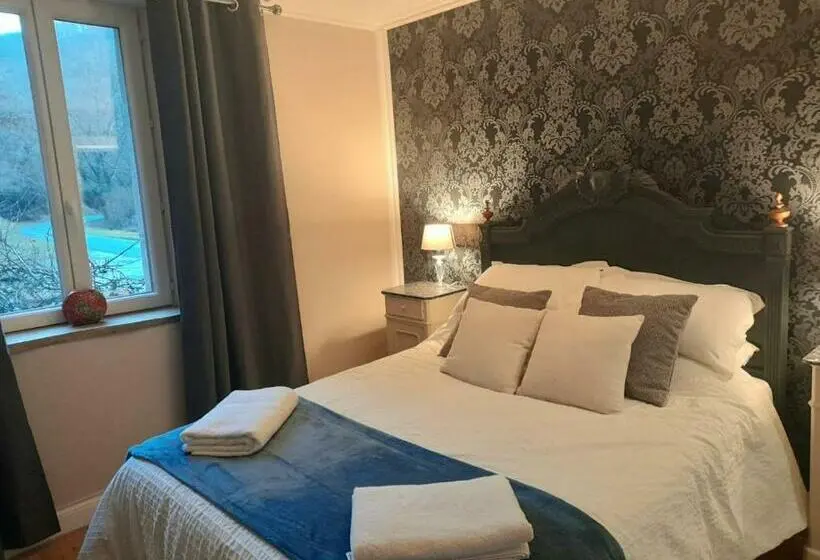 スタンダードルーム, Les Roches Restaurant & Chambre D Hotes