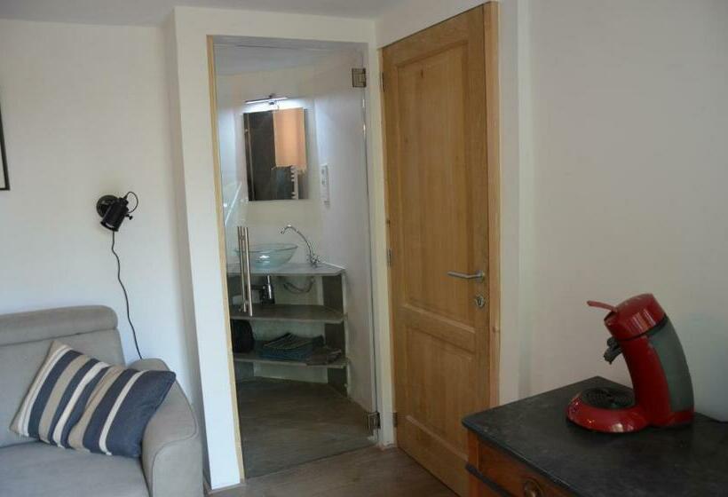 标准间, La Cave Au Chat Pitre / L étable