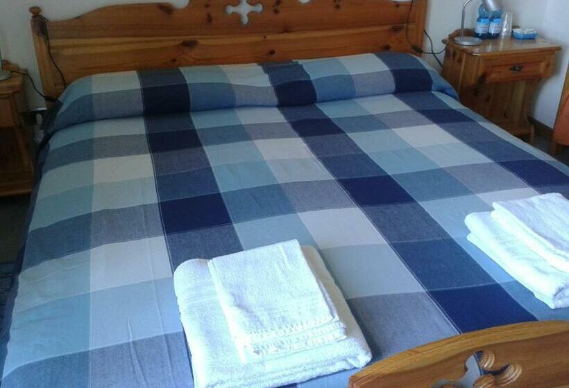 Standard Fyrbäddsrum Delat Badrum, B&b La Salina