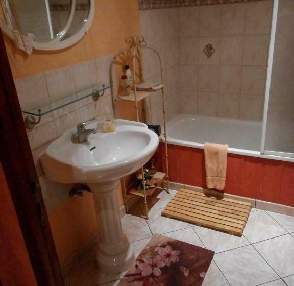 スイート, Chambres D Hôtes Au Presbytère