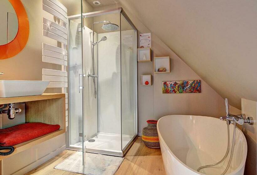 스탠다드 룸 킹사이즈 침대, Le Bouddha Du Lac