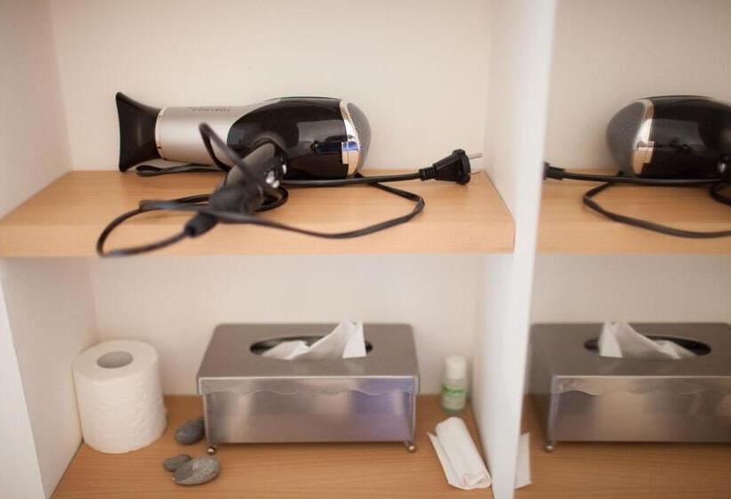 غرفة قياسية مطلّة علي الحديقة, Le Clos Du Perret