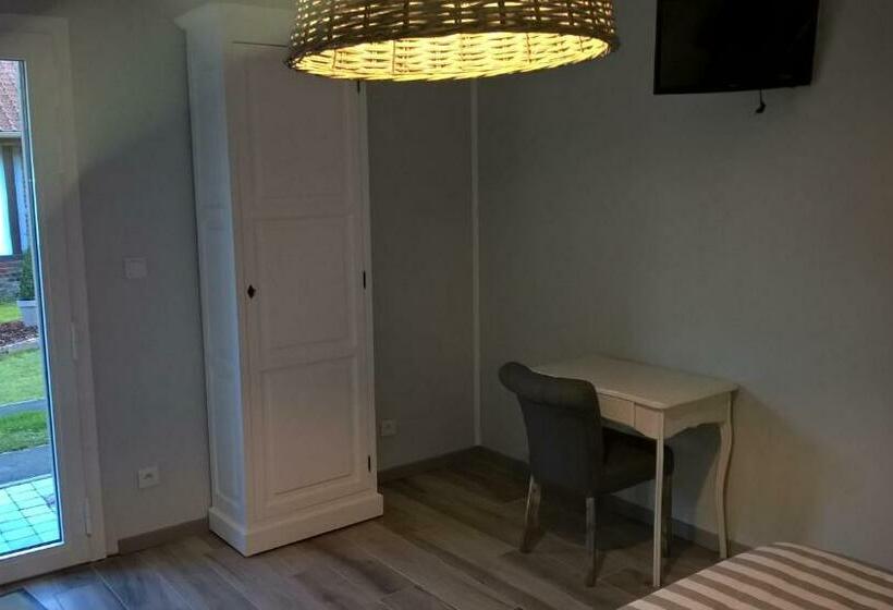 Номер Стандарт Вид на Сад, Les Chambres De Saint Hilaire