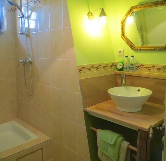 غرفة قياسية, Les Grandes Fontaines