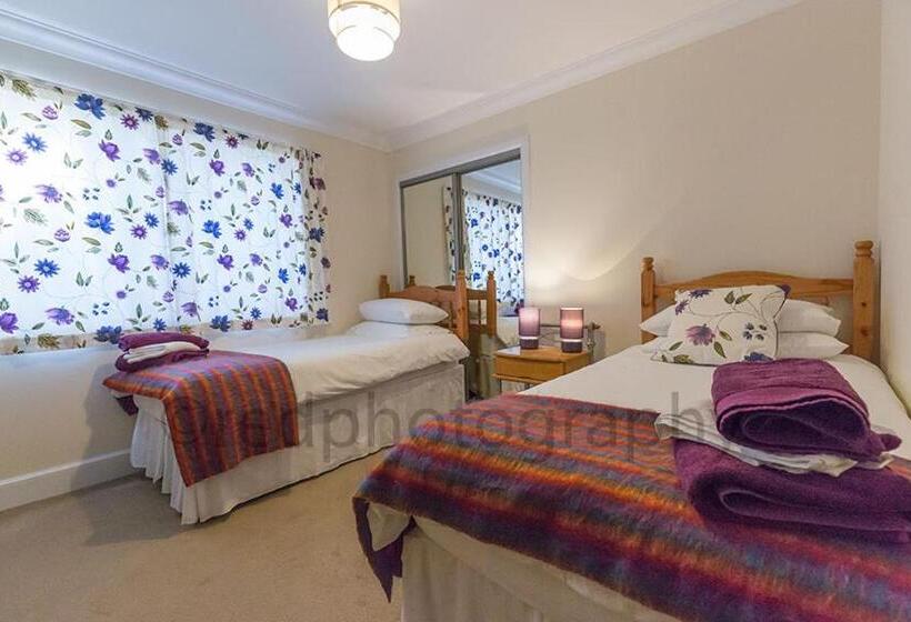 Номер Стандарт, Edgehill B&b