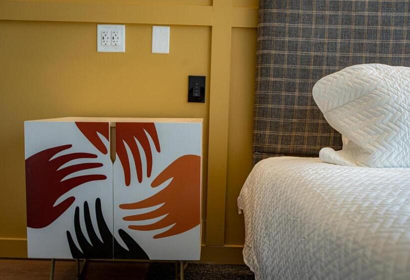 غرفة ديلوكس سرير كينج, The Schoolhouse