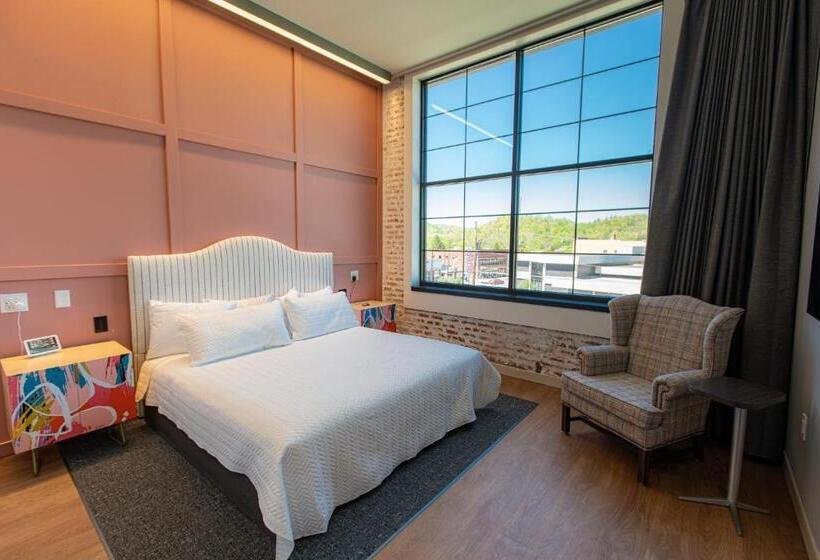 غرفة سوبيريور سرير كينج, The Schoolhouse