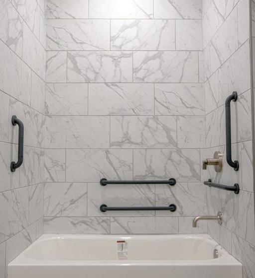 جناح, The Schoolhouse