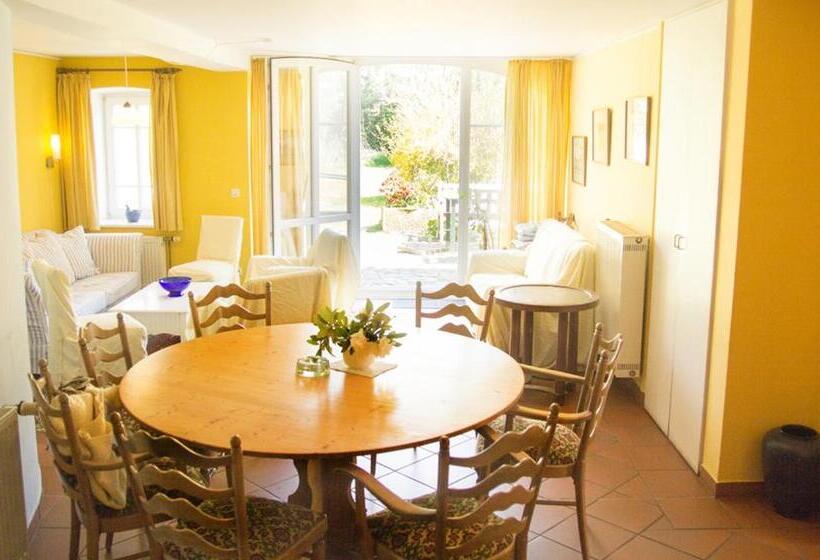 带1个卧室的带阳台的公寓, Adelheidshof