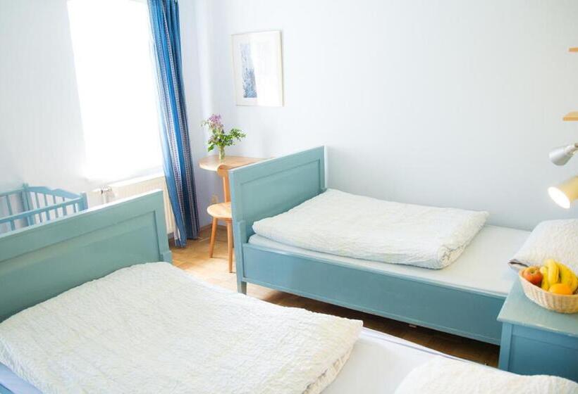 带1个卧室的带阳台的公寓, Adelheidshof