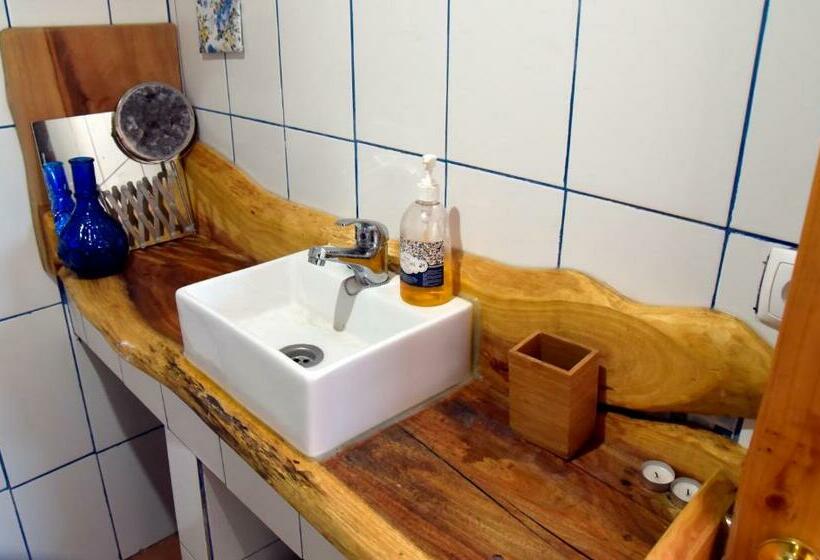 Семейный Номер, Caldeira Guesthouse