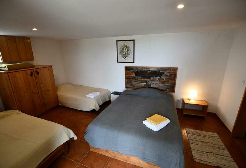 Семейный Номер, Caldeira Guesthouse