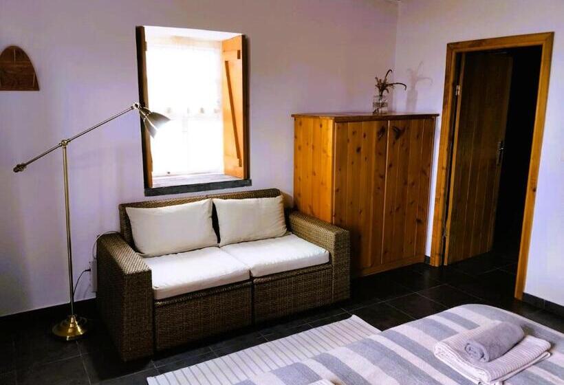 سوئیت با تخت بزرگ, Caldeira Guesthouse