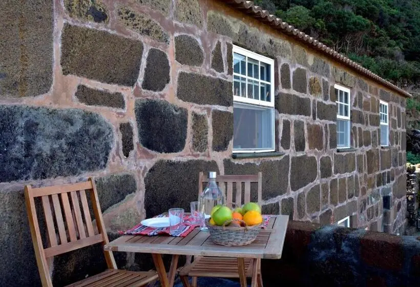 バス共有のスタンダードルーム, Caldeira Guesthouse