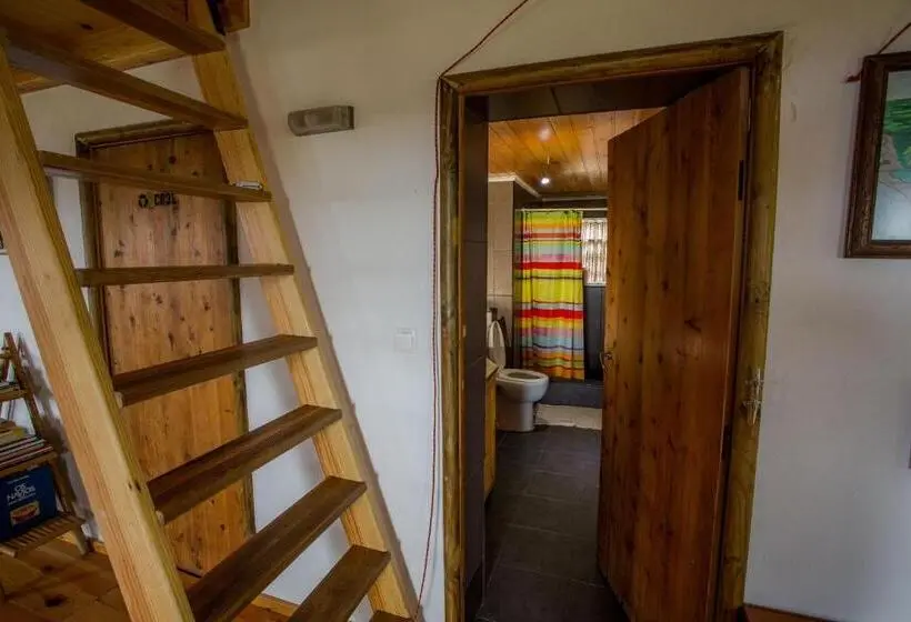 バス共有のスタンダードルーム, Caldeira Guesthouse